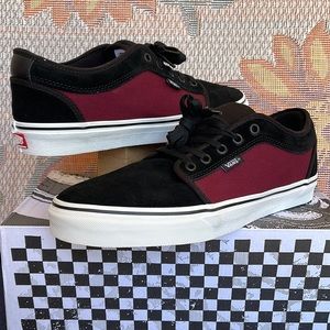 Vans WMNS Skate Chukka Low
Port/Black
VN0A4BX402Y
Sneakers - athletic shoes